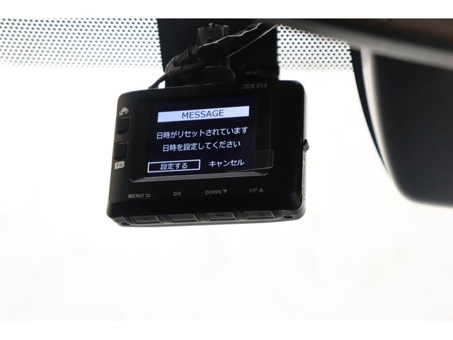 カローラツーリング ハイブリッド　Ｓ　ドライブレコーダー　ＥＴＣ　バックカメラ　ナビ　クリアランスソナー　クルーズコントロール　レーンアシスト　衝突被害軽減システム　アルミホイール　オートマチックハイビーム　ＬＥＤヘッドランプ（10枚目）