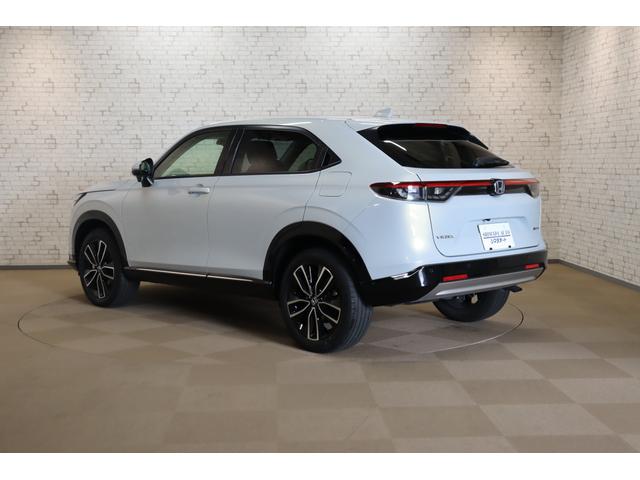 ヴェゼル ｅ：ＨＥＶ　Ｚ　ドライブレコーダー　バックカメラ　クリアランスソナー　クルーズコントロール　レーンアシスト　衝突被害軽減システム　ナビ　ＴＶ　オートライト　ＬＥＤヘッドランプ　電動リアゲート　アルミホイール（17枚目）