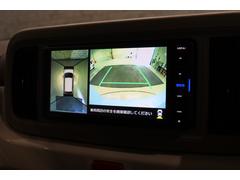 【全周囲カメラ】真上から車を見たようにモニターで確認ができる。是非実際の車で体感してみてください。 5