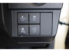 衝突被害軽減自動緊急ブレーキ搭載。車線アシスト、発進時や車線変更時死角検知機能、車間保持クルーズコントロールも備わっており、セーフティドライブをサポートします。 7