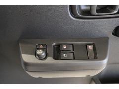 パワーウィンドウ付き☆運転席で全部の窓を開閉することが可能！！快適にドライブをお楽しみいただけます☆ 7