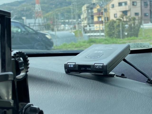 Ｌ　ＥＴＣ　バックカメラ　ＴＶ　アルミホイール　ＣＶＴ　スマートキー　電動格納ミラー　盗難防止システム　ＣＤ　Ｂｌｕｅｔｏｏｔｈ　衝突安全ボディ　ＡＢＳ　エアコン　パワーステアリング　パワーウィンドウ(4枚目)