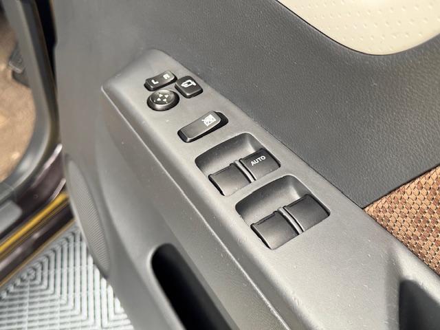 モコ Ｘ　ＥＴＣ　ナビ　ＴＶ　スマートキー　電動格納ミラー　ベンチシート　ＣＶＴ　盗難防止システム　ＡＢＳ　ＣＤ　ＵＳＢ　衝突安全ボディ　エアコン　パワーステアリング　パワーウィンドウ　運転席エアバッグ（8枚目）