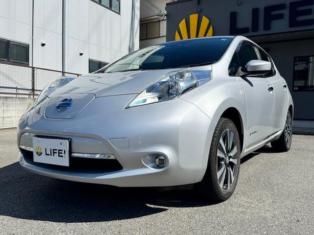 リーフ Ｘ（３０ｋｗｈ）　ＥＴＣ　バックカメラ　ナビ　ＴＶ　オートクルーズコントロール　衝突被害軽減システム　アルミホイール　スマートキー　シートヒーター　ＣＶＴ　盗難防止システム　衝突安全ボディ　記録簿　ＡＢＳ　ＥＳＣ　ＣＤ（4枚目）