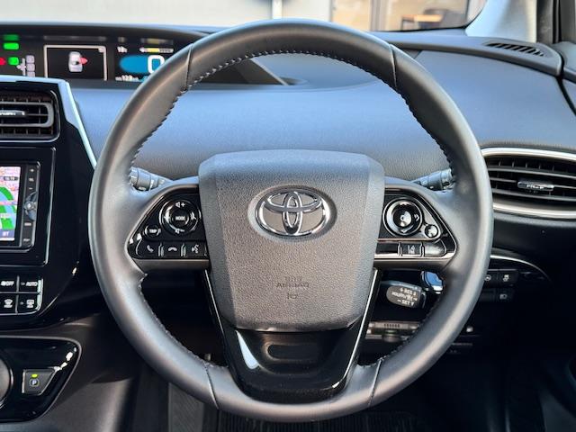 プリウス Sセーフティプラス ツートーン ツートンカラー ETC バックカメラ ナビ TV クリアランスソナー オートクルーズコントロール レーンアシスト パークアシスト 衝突被害軽減システム オートマチックハイビーム LEDヘッドランプ(3枚目)