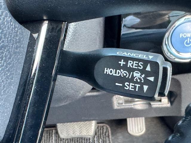 プリウス Sセーフティプラス ツートーン ツートンカラー ETC バックカメラ ナビ TV クリアランスソナー オートクルーズコントロール レーンアシスト パークアシスト 衝突被害軽減システム オートマチックハイビーム LEDヘッドランプ(8枚目)