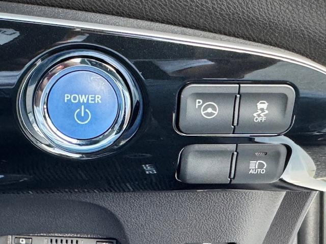 プリウス Sセーフティプラス ツートーン ツートンカラー ETC バックカメラ ナビ TV クリアランスソナー オートクルーズコントロール レーンアシスト パークアシスト 衝突被害軽減システム オートマチックハイビーム LEDヘッドランプ(10枚目)