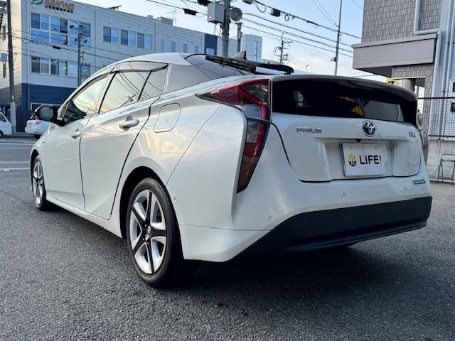 プリウス Sセーフティプラス ツートーン ツートンカラー ETC バックカメラ ナビ TV クリアランスソナー オートクルーズコントロール レーンアシスト パークアシスト 衝突被害軽減システム オートマチックハイビーム LEDヘッドランプ(16枚目)