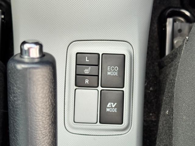 アクア S ドライブレコーダー ETC ナビ TV キーレスエントリー アイドリングストップ 電動格納ミラー シートヒーター CVT 衝突安全ボディ 記録簿 ABS ESC エアコン パワーステアリング(6枚目)