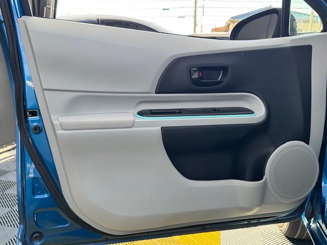 アクア S ドライブレコーダー ETC ナビ TV キーレスエントリー アイドリングストップ 電動格納ミラー シートヒーター CVT 衝突安全ボディ 記録簿 ABS ESC エアコン パワーステアリング(39枚目)