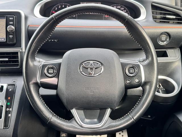 シエンタ Ｇ　ドライブレコーダー　バックカメラ　ナビ　ＴＶ　両側電動スライドドア　オートライト　スマートキー　アイドリングストップ　電動格納ミラー　シートヒーター　３列シート　ウォークスルー　ＣＶＴ（3枚目）