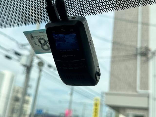 シエンタ Ｇ　ドライブレコーダー　バックカメラ　ナビ　ＴＶ　両側電動スライドドア　オートライト　スマートキー　アイドリングストップ　電動格納ミラー　シートヒーター　３列シート　ウォークスルー　ＣＶＴ（10枚目）