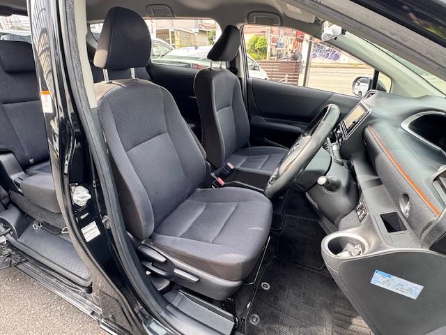 シエンタ Ｇ　ドライブレコーダー　バックカメラ　ナビ　ＴＶ　両側電動スライドドア　オートライト　スマートキー　アイドリングストップ　電動格納ミラー　シートヒーター　３列シート　ウォークスルー　ＣＶＴ（25枚目）