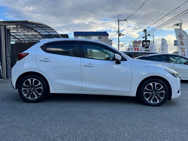 デミオ ＸＤツーリング　バックカメラ　ナビ　オートクルーズコントロール　レーンアシスト　衝突被害軽減システム　アルミホイール　ＬＥＤヘッドランプ　スマートキー　アイドリングストップ　電動格納ミラー　ＡＴ　盗難防止システム（15枚目）