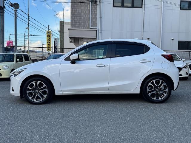 デミオ ＸＤツーリング　バックカメラ　ナビ　オートクルーズコントロール　レーンアシスト　衝突被害軽減システム　アルミホイール　ＬＥＤヘッドランプ　スマートキー　アイドリングストップ　電動格納ミラー　ＡＴ　盗難防止システム（16枚目）