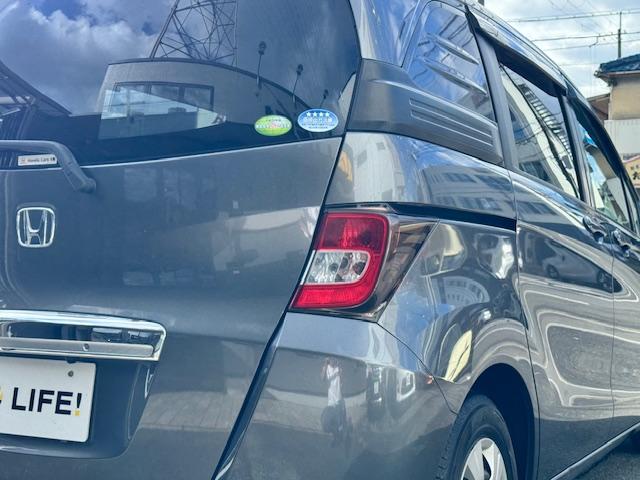 フリードスパイク Ｇ　ジャストセレクション　バックカメラ　ナビ　ＴＶ　オートクルーズコントロール　両側電動スライドドア　スマートキー　電動格納ミラー　ウォークスルー　ＣＶＴ　ＣＤ　ＤＶＤ再生　ＵＳＢ　Ｂｌｕｅｔｏｏｔｈ　ＡＢＳ　ＥＳＣ　エアコン（11枚目）