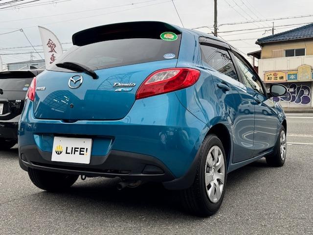 デミオ １３－スカイアクティブ　ＥＴＣ　キーレスエントリー　アイドリングストップ　電動格納ミラー　ＣＶＴ　衝突安全ボディ　記録簿　ＡＢＳ　ＥＳＣ　ＣＤ　ＵＳＢ　エアコン（10枚目）