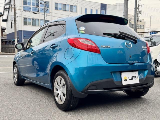 デミオ １３－スカイアクティブ　ＥＴＣ　キーレスエントリー　アイドリングストップ　電動格納ミラー　ＣＶＴ　衝突安全ボディ　記録簿　ＡＢＳ　ＥＳＣ　ＣＤ　ＵＳＢ　エアコン（11枚目）