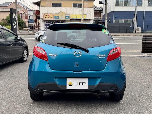 デミオ １３－スカイアクティブ　ＥＴＣ　キーレスエントリー　アイドリングストップ　電動格納ミラー　ＣＶＴ　衝突安全ボディ　記録簿　ＡＢＳ　ＥＳＣ　ＣＤ　ＵＳＢ　エアコン（12枚目）