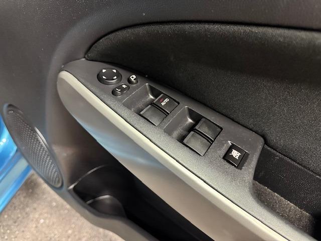 デミオ １３－スカイアクティブ　ＥＴＣ　キーレスエントリー　アイドリングストップ　電動格納ミラー　ＣＶＴ　衝突安全ボディ　記録簿　ＡＢＳ　ＥＳＣ　ＣＤ　ＵＳＢ　エアコン（15枚目）