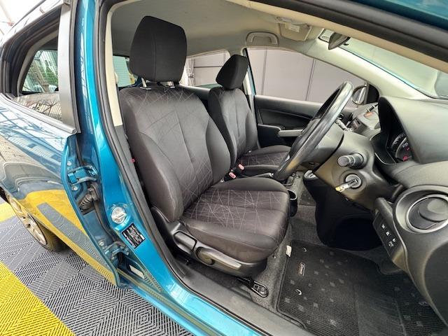 デミオ １３－スカイアクティブ　ＥＴＣ　キーレスエントリー　アイドリングストップ　電動格納ミラー　ＣＶＴ　衝突安全ボディ　記録簿　ＡＢＳ　ＥＳＣ　ＣＤ　ＵＳＢ　エアコン（18枚目）