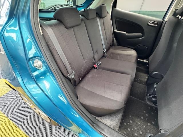 デミオ １３－スカイアクティブ　ＥＴＣ　キーレスエントリー　アイドリングストップ　電動格納ミラー　ＣＶＴ　衝突安全ボディ　記録簿　ＡＢＳ　ＥＳＣ　ＣＤ　ＵＳＢ　エアコン（20枚目）