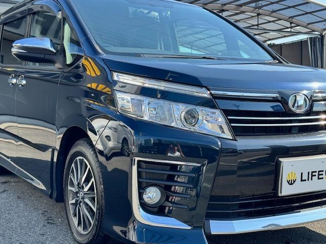 ヴォクシー ＺＳ　煌　ドライブレコーダー　ＥＴＣ　バックカメラ　ナビ　ＴＶ　両側電動スライドドア　ＬＥＤヘッドランプ　スマートキー　アイドリングストップ　電動格納ミラー　ＣＶＴ　アルミホイール　Ｂｌｕｅｔｏｏｔｈ　記録簿（6枚目）