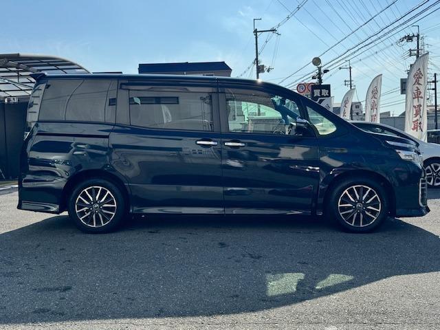 ヴォクシー ＺＳ　煌　ドライブレコーダー　ＥＴＣ　バックカメラ　ナビ　ＴＶ　両側電動スライドドア　ＬＥＤヘッドランプ　スマートキー　アイドリングストップ　電動格納ミラー　ＣＶＴ　アルミホイール　Ｂｌｕｅｔｏｏｔｈ　記録簿（8枚目）