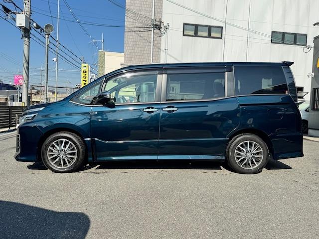 ヴォクシー ＺＳ　煌　ドライブレコーダー　ＥＴＣ　バックカメラ　ナビ　ＴＶ　両側電動スライドドア　ＬＥＤヘッドランプ　スマートキー　アイドリングストップ　電動格納ミラー　ＣＶＴ　アルミホイール　Ｂｌｕｅｔｏｏｔｈ　記録簿（9枚目）