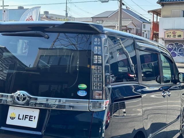 ヴォクシー ＺＳ　煌　ドライブレコーダー　ＥＴＣ　バックカメラ　ナビ　ＴＶ　両側電動スライドドア　ＬＥＤヘッドランプ　スマートキー　アイドリングストップ　電動格納ミラー　ＣＶＴ　アルミホイール　Ｂｌｕｅｔｏｏｔｈ　記録簿（13枚目）