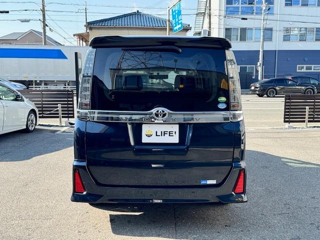 ヴォクシー ＺＳ　煌　ドライブレコーダー　ＥＴＣ　バックカメラ　ナビ　ＴＶ　両側電動スライドドア　ＬＥＤヘッドランプ　スマートキー　アイドリングストップ　電動格納ミラー　ＣＶＴ　アルミホイール　Ｂｌｕｅｔｏｏｔｈ　記録簿（14枚目）