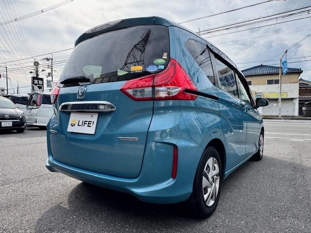 フリードハイブリッド ハイブリッド・Ｇホンダセンシング　ドライブレコーダー　ＥＴＣ　バックカメラ　ナビ　ＴＶ　オートクルーズコントロール　レーンアシスト　衝突被害軽減システム　両側電動スライドドア　ＬＥＤヘッドランプ　スマートキー　電動格納ミラー（17枚目）