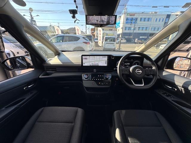 セレナ ハイウェイスターＶ　全周囲カメラ　ナビ　ＴＶ　クリアランスソナー　オートクルーズコントロール　衝突被害軽減システム　両側電動スライドドア　オートライト　ＬＥＤヘッドランプ　スマートキー　アイドリングストップ（2枚目）