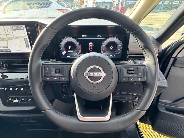 セレナ ハイウェイスターＶ　全周囲カメラ　ナビ　ＴＶ　クリアランスソナー　オートクルーズコントロール　衝突被害軽減システム　両側電動スライドドア　オートライト　ＬＥＤヘッドランプ　スマートキー　アイドリングストップ（3枚目）