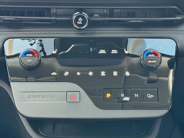 セレナ ハイウェイスターＶ　全周囲カメラ　ナビ　ＴＶ　クリアランスソナー　オートクルーズコントロール　衝突被害軽減システム　両側電動スライドドア　オートライト　ＬＥＤヘッドランプ　スマートキー　アイドリングストップ（9枚目）