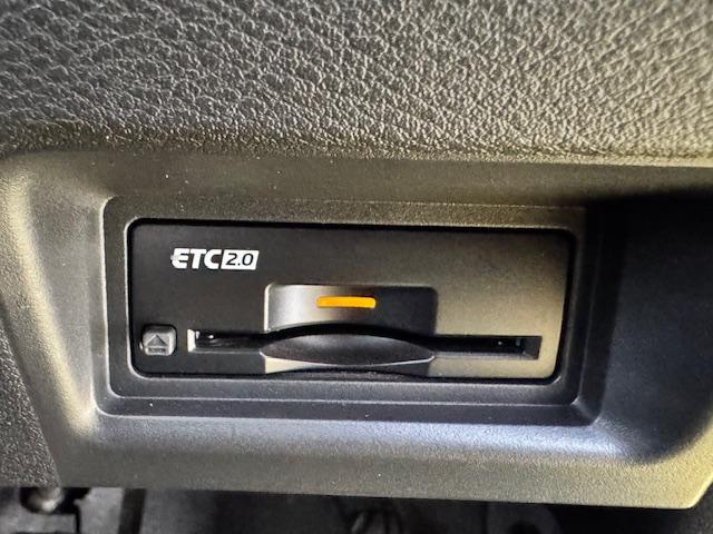 セレナ ハイウェイスターＶ　全周囲カメラ　ナビ　ＴＶ　クリアランスソナー　オートクルーズコントロール　衝突被害軽減システム　両側電動スライドドア　オートライト　ＬＥＤヘッドランプ　スマートキー　アイドリングストップ（11枚目）