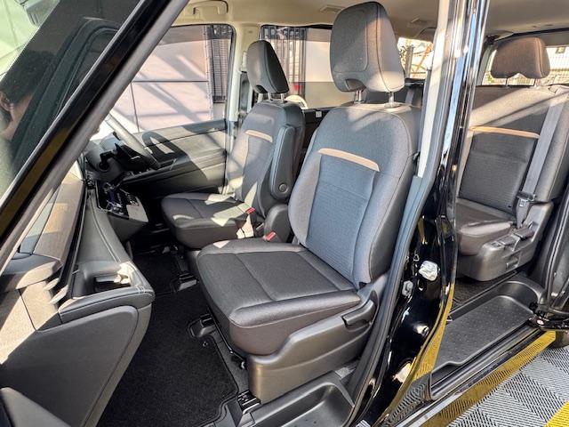 セレナ ハイウェイスターＶ　全周囲カメラ　ナビ　ＴＶ　クリアランスソナー　オートクルーズコントロール　衝突被害軽減システム　両側電動スライドドア　オートライト　ＬＥＤヘッドランプ　スマートキー　アイドリングストップ（57枚目）