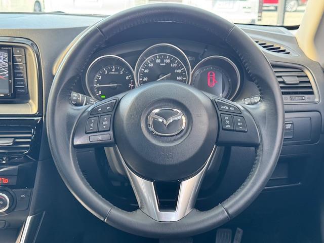 ＣＸ－５ ２０Ｓ　ドライブレコーダー　ＥＴＣ　バックカメラ　オートクルーズコントロール　衝突被害軽減システム　ナビ　アルミホイール　スマートキー　アイドリングストップ　電動格納ミラー　ＡＴ　盗難防止システム（3枚目）