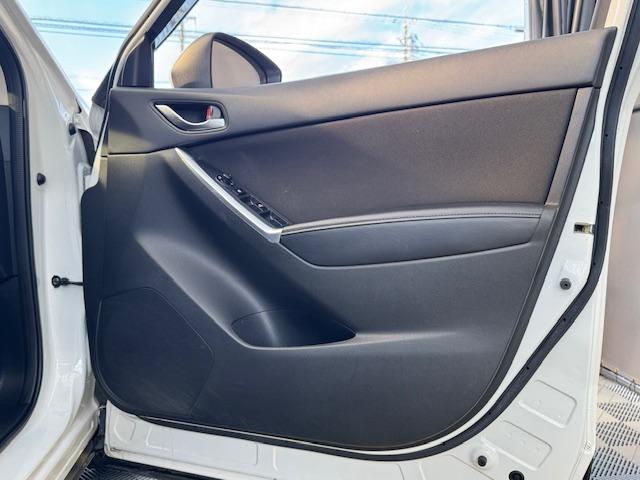 ＣＸ－５ ２０Ｓ　ドライブレコーダー　ＥＴＣ　バックカメラ　オートクルーズコントロール　衝突被害軽減システム　ナビ　アルミホイール　スマートキー　アイドリングストップ　電動格納ミラー　ＡＴ　盗難防止システム（41枚目）