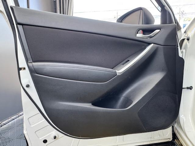 ＣＸ－５ ２０Ｓ　ドライブレコーダー　ＥＴＣ　バックカメラ　オートクルーズコントロール　衝突被害軽減システム　ナビ　アルミホイール　スマートキー　アイドリングストップ　電動格納ミラー　ＡＴ　盗難防止システム（48枚目）