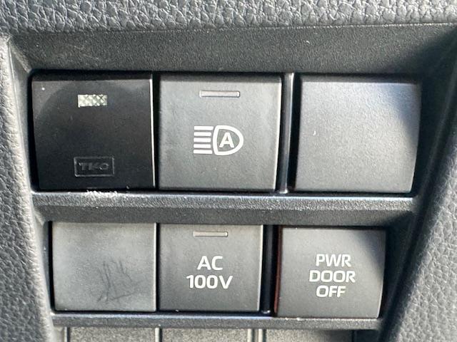 ヴォクシー ハイブリッドＳ－Ｚ　ドライブレコーダー　ＥＴＣ　全周囲カメラ　ナビ　ＴＶ　オートクルーズコントロール　レーンアシスト　パークアシスト　衝突被害軽減システム　両側電動スライドドア　オートマチックハイビーム　オートライト（8枚目）