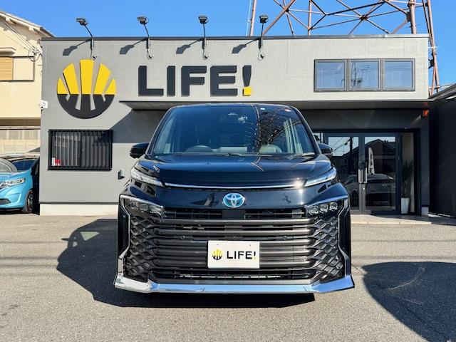 ヴォクシー ハイブリッドＳ－Ｚ　ドライブレコーダー　ＥＴＣ　全周囲カメラ　ナビ　ＴＶ　オートクルーズコントロール　レーンアシスト　パークアシスト　衝突被害軽減システム　両側電動スライドドア　オートマチックハイビーム　オートライト（12枚目）