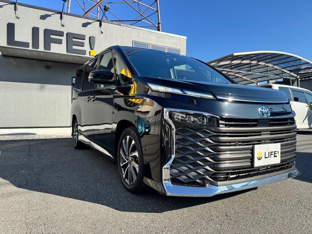 ヴォクシー ハイブリッドＳ－Ｚ　ドライブレコーダー　ＥＴＣ　全周囲カメラ　ナビ　ＴＶ　オートクルーズコントロール　レーンアシスト　パークアシスト　衝突被害軽減システム　両側電動スライドドア　オートマチックハイビーム　オートライト（13枚目）