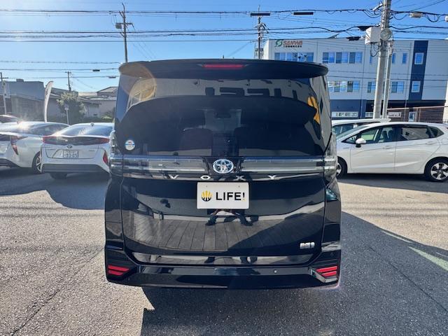 ヴォクシー ハイブリッドＳ－Ｚ　ドライブレコーダー　ＥＴＣ　全周囲カメラ　ナビ　ＴＶ　オートクルーズコントロール　レーンアシスト　パークアシスト　衝突被害軽減システム　両側電動スライドドア　オートマチックハイビーム　オートライト（16枚目）