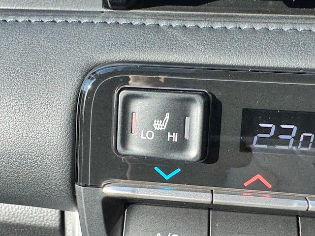 ヴォクシー ハイブリッドＳ－Ｚ　ドライブレコーダー　ＥＴＣ　全周囲カメラ　ナビ　ＴＶ　オートクルーズコントロール　レーンアシスト　パークアシスト　衝突被害軽減システム　両側電動スライドドア　オートマチックハイビーム　オートライト（34枚目）