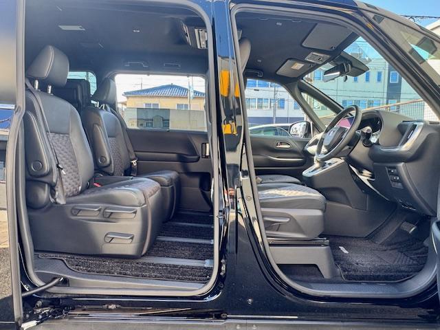 ヴォクシー ハイブリッドＳ－Ｚ　ドライブレコーダー　ＥＴＣ　全周囲カメラ　ナビ　ＴＶ　オートクルーズコントロール　レーンアシスト　パークアシスト　衝突被害軽減システム　両側電動スライドドア　オートマチックハイビーム　オートライト（43枚目）