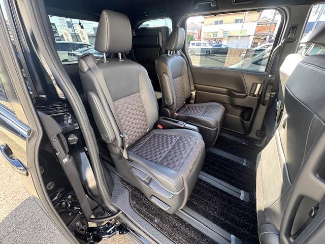 ヴォクシー ハイブリッドＳ－Ｚ　ドライブレコーダー　ＥＴＣ　全周囲カメラ　ナビ　ＴＶ　オートクルーズコントロール　レーンアシスト　パークアシスト　衝突被害軽減システム　両側電動スライドドア　オートマチックハイビーム　オートライト（48枚目）