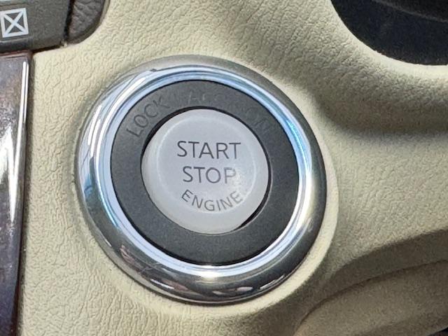 フーガ ２５０ＧＴ　Ａパッケージ　ＥＴＣ　クリアランスソナー　オートクルーズコントロール　衝突被害軽減システム　全周囲カメラ　ナビ　アルミホイール　ＬＥＤヘッドランプ　ＡＴ　スマートキー　電動格納ミラー　盗難防止システム　パワーシート（7枚目）