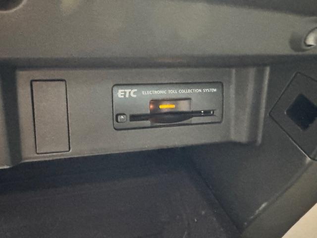 フーガ ２５０ＧＴ　Ａパッケージ　ＥＴＣ　クリアランスソナー　オートクルーズコントロール　衝突被害軽減システム　全周囲カメラ　ナビ　アルミホイール　ＬＥＤヘッドランプ　ＡＴ　スマートキー　電動格納ミラー　盗難防止システム　パワーシート（10枚目）