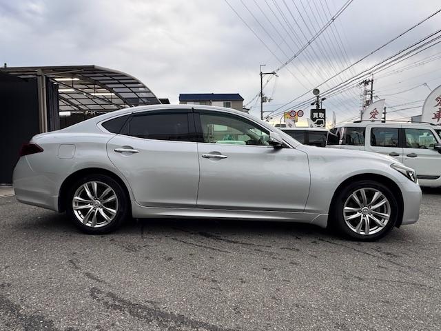 フーガ ２５０ＧＴ　Ａパッケージ　ＥＴＣ　クリアランスソナー　オートクルーズコントロール　衝突被害軽減システム　全周囲カメラ　ナビ　アルミホイール　ＬＥＤヘッドランプ　ＡＴ　スマートキー　電動格納ミラー　盗難防止システム　パワーシート（15枚目）